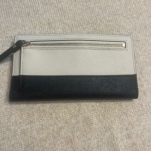 Large Kate Spade wallet Black/ Blush combo. Like New